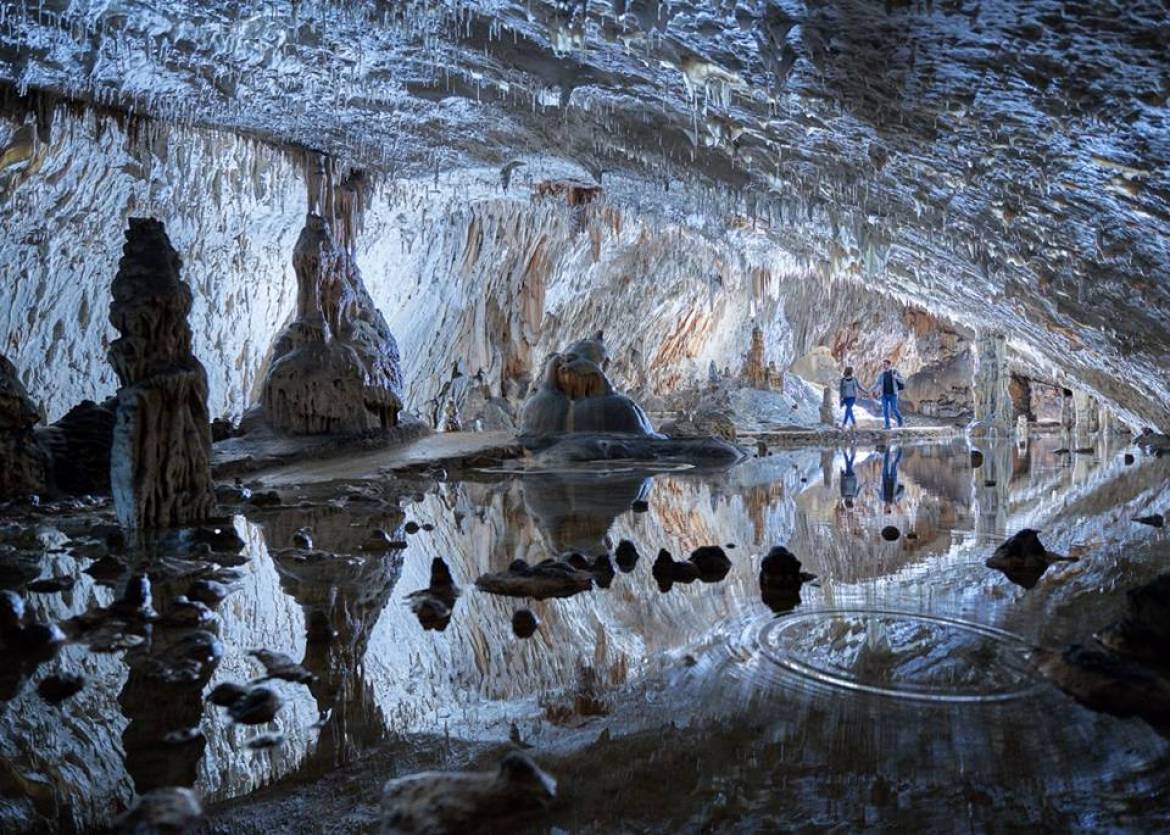 Caverna Postojna é Uma Das Mais Deslumbrantes No Mundo Para Amantes Da