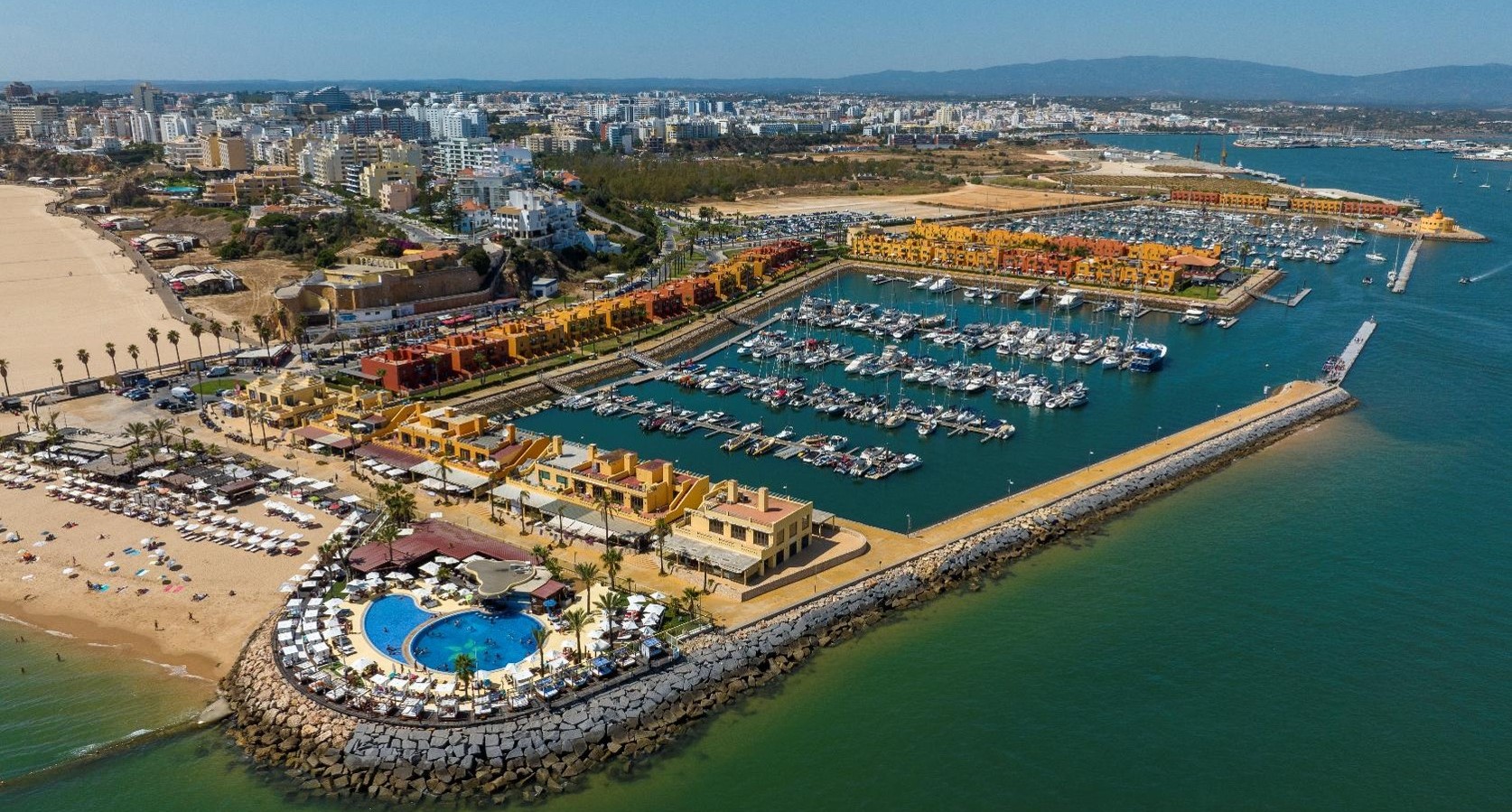 Marina de Portimão Conquista o Cobiçado Prémio “Mais Azul” e Brilha no Cenário Nacional!